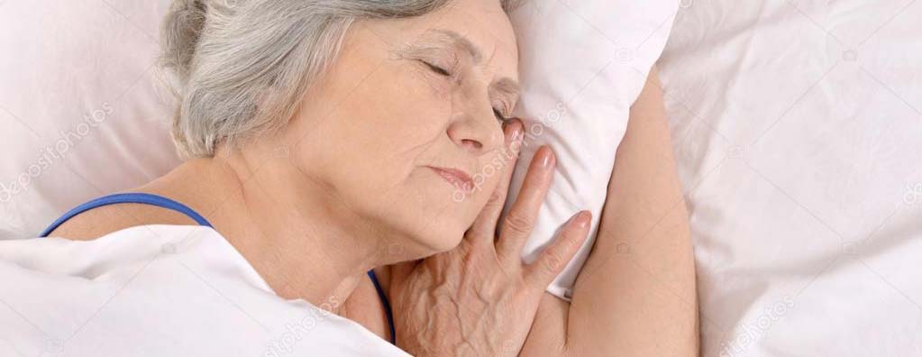 beneficios de la siesta en ancianos